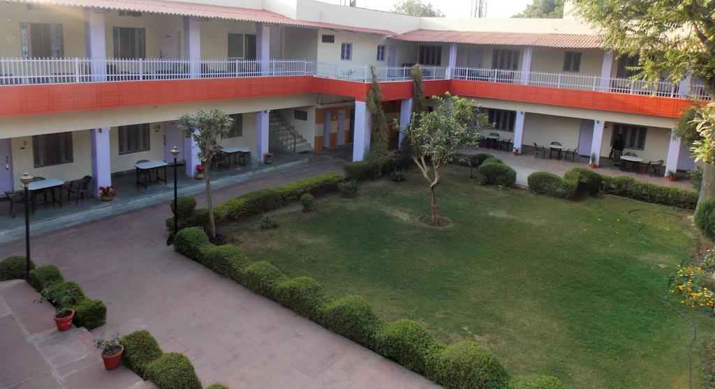 Hotel Goverdhan Tourist Complex Fatehpur Sīkri المظهر الخارجي الصورة